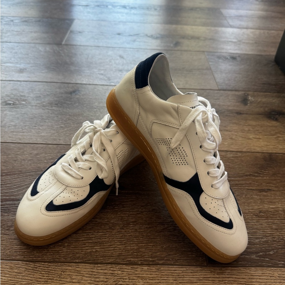 Podium White and dark blue Retro-Inspired Sneakers with Gum Sole